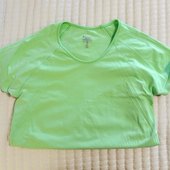 Athleta Bright Green Short Sleeve Breathable Fitted Workout Top, Size Medium - Picture 6 of 6